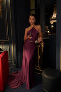 VESTIDO VIOLETA CON APLICACIÓN EN EL CUELLO Y ESPALDA ABIERTA
