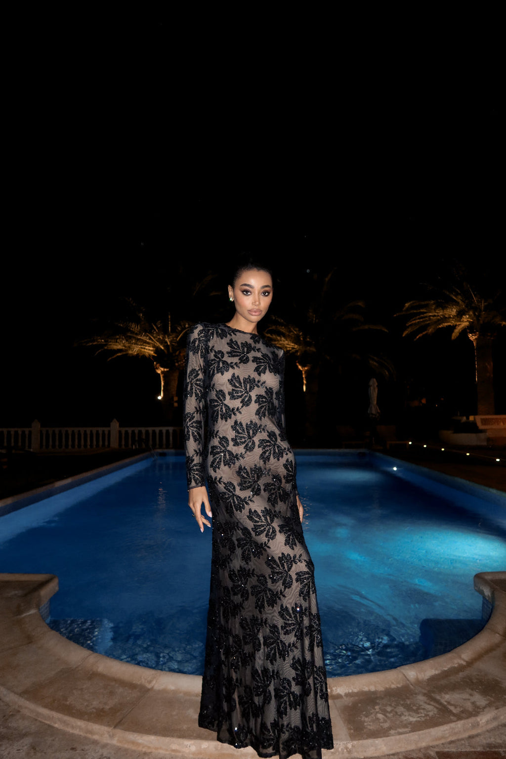 VESTIDO LARGO DE TUL NEGRO