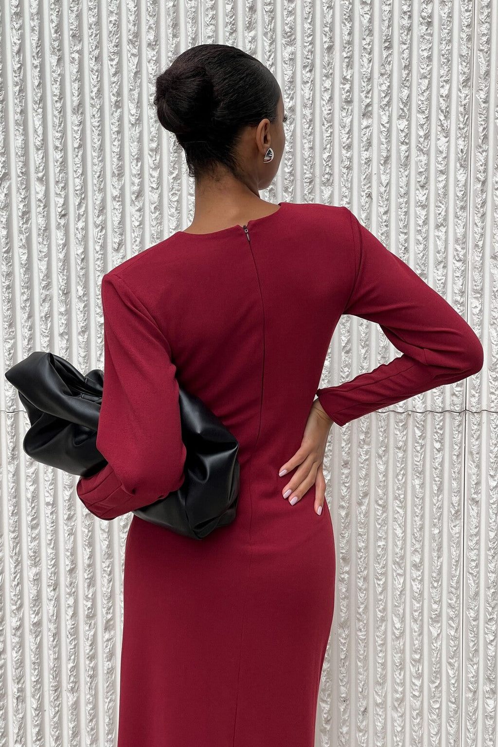 VESTIDO LARGO BURDEOS ESCOTE CON LAZO