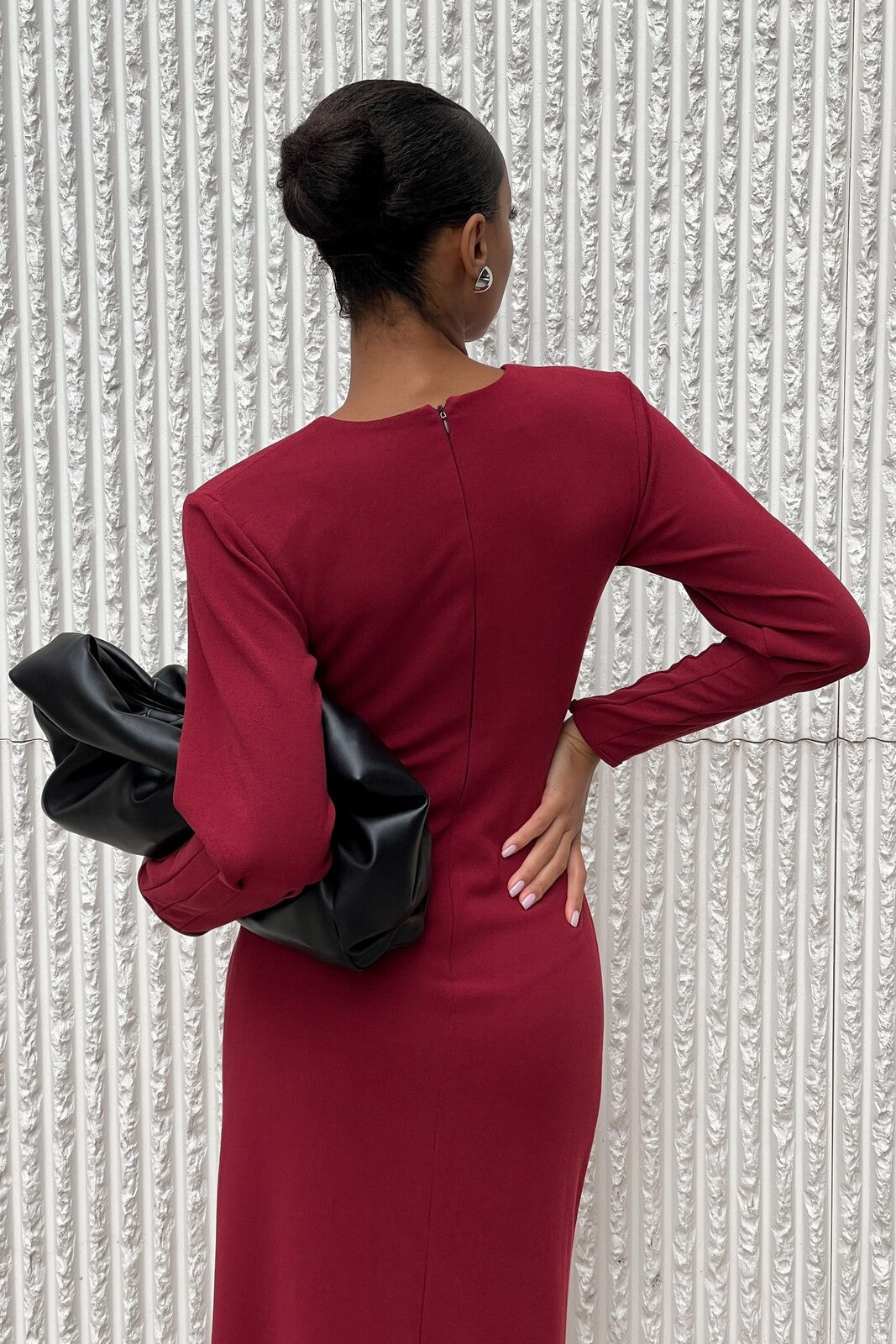 VESTIDO LARGO BURDEOS ESCOTE CON LAZO