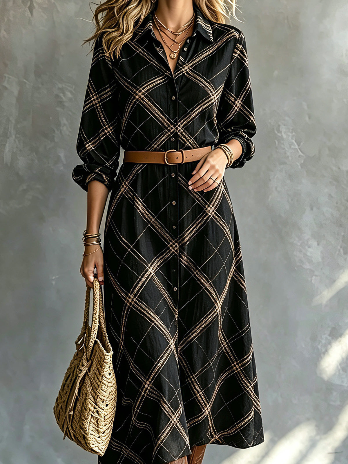 Vestido Midi Chic Elegante Negro y Camel con Estampado Geométrico, Solapa y Cinturón