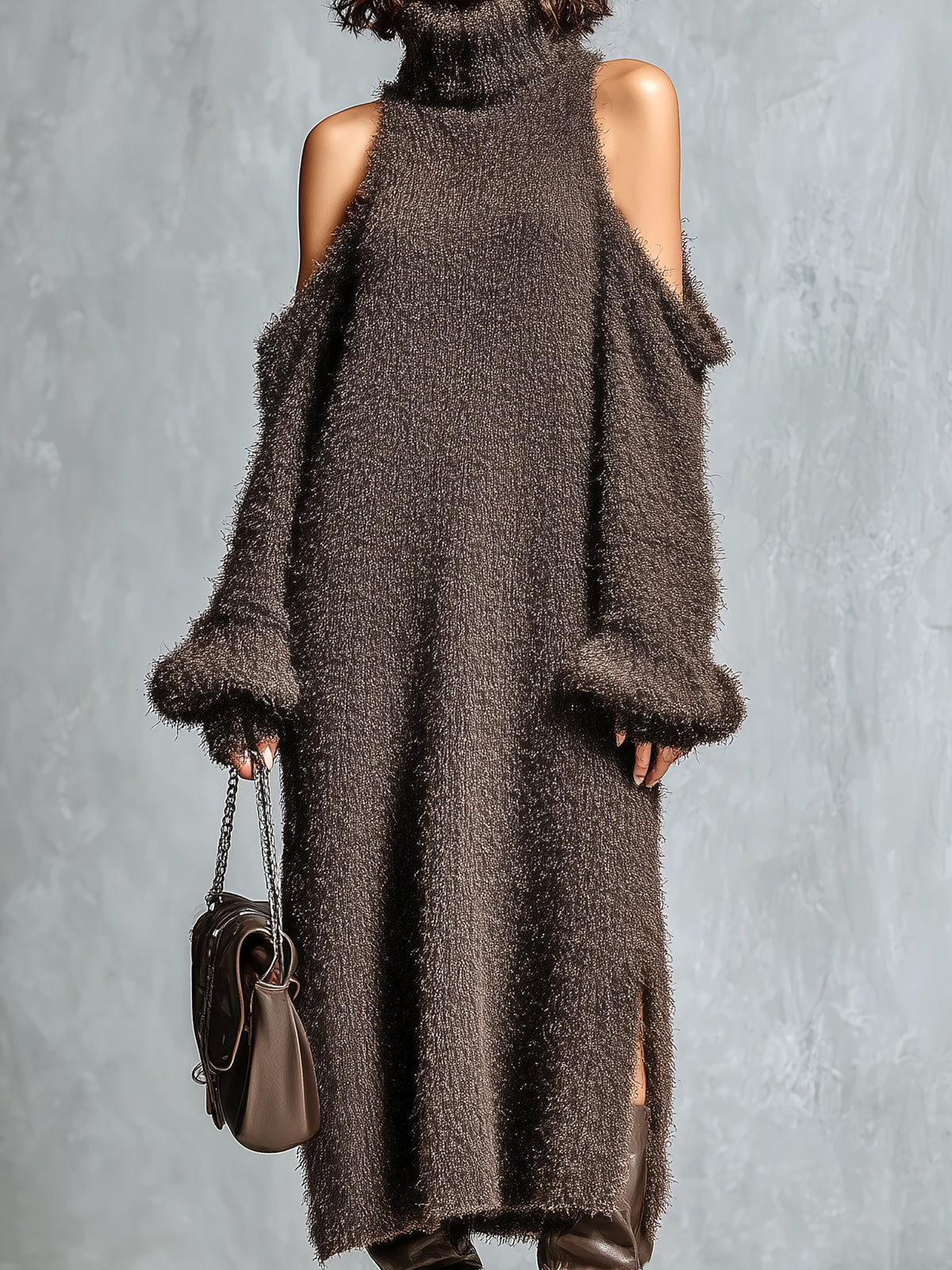 Vestido Midi Chic Elegante Café con Cuello Alto, Hombros Descubiertos y Abertura Lateral