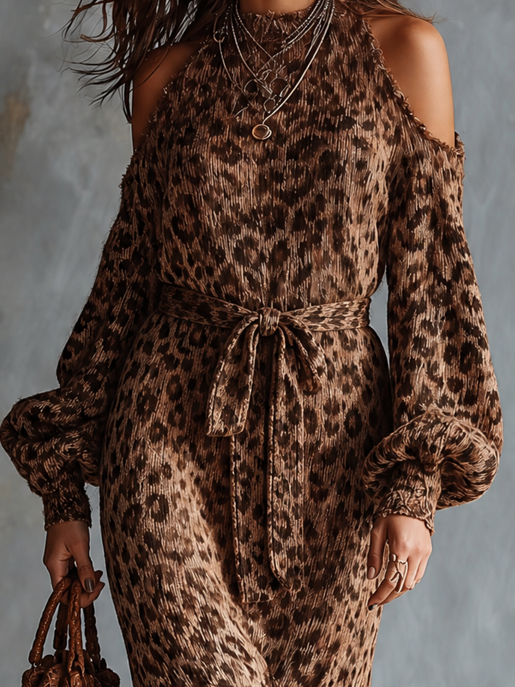 Vestido Midi Chic Elegante Café Leopardo Jacquard con Cuello Alto, Hombros Descubiertos y Cinturón