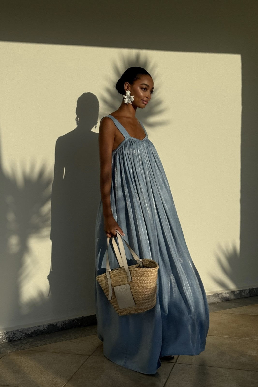 VESTIDO LARGO AZUL SATINADO ESPALDA ABIERTA