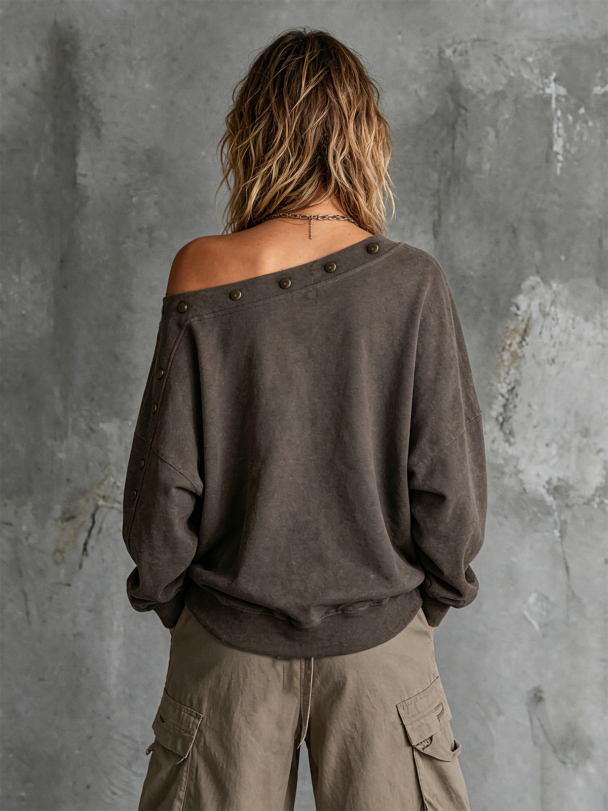 Sudadera Chic Casual Gris Carbón Off-Shoulder con Bordado de Estrellas y Manga Larga