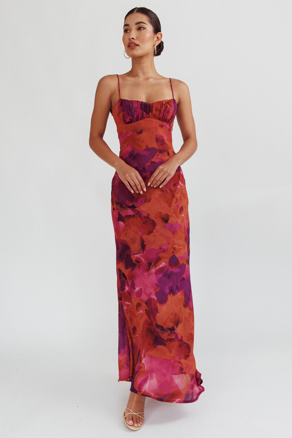 Vestido Maxi Nerida Rosa Oscuro con Espalda Baja y Detalle Torsión