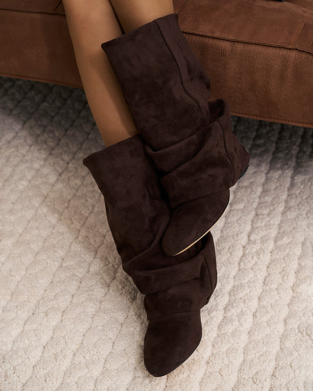 Emilia | Botas Slouchy de Ante - Chocolate Oscuro