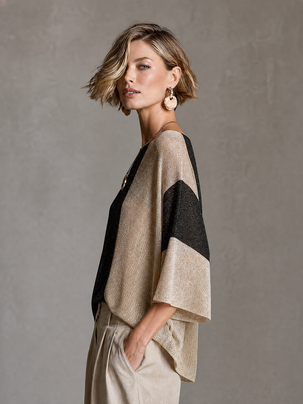 Top Suéter Chic Dorado y Beige Colorblock con Cuello Barco y Manga Tres Cuartos