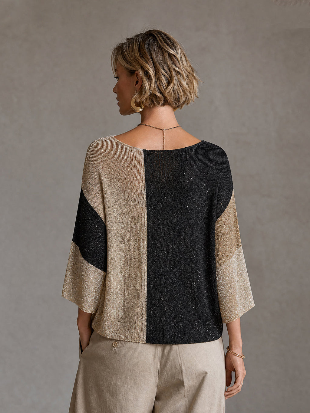 Top Suéter Chic Dorado y Beige Colorblock con Cuello Barco y Manga Tres Cuartos