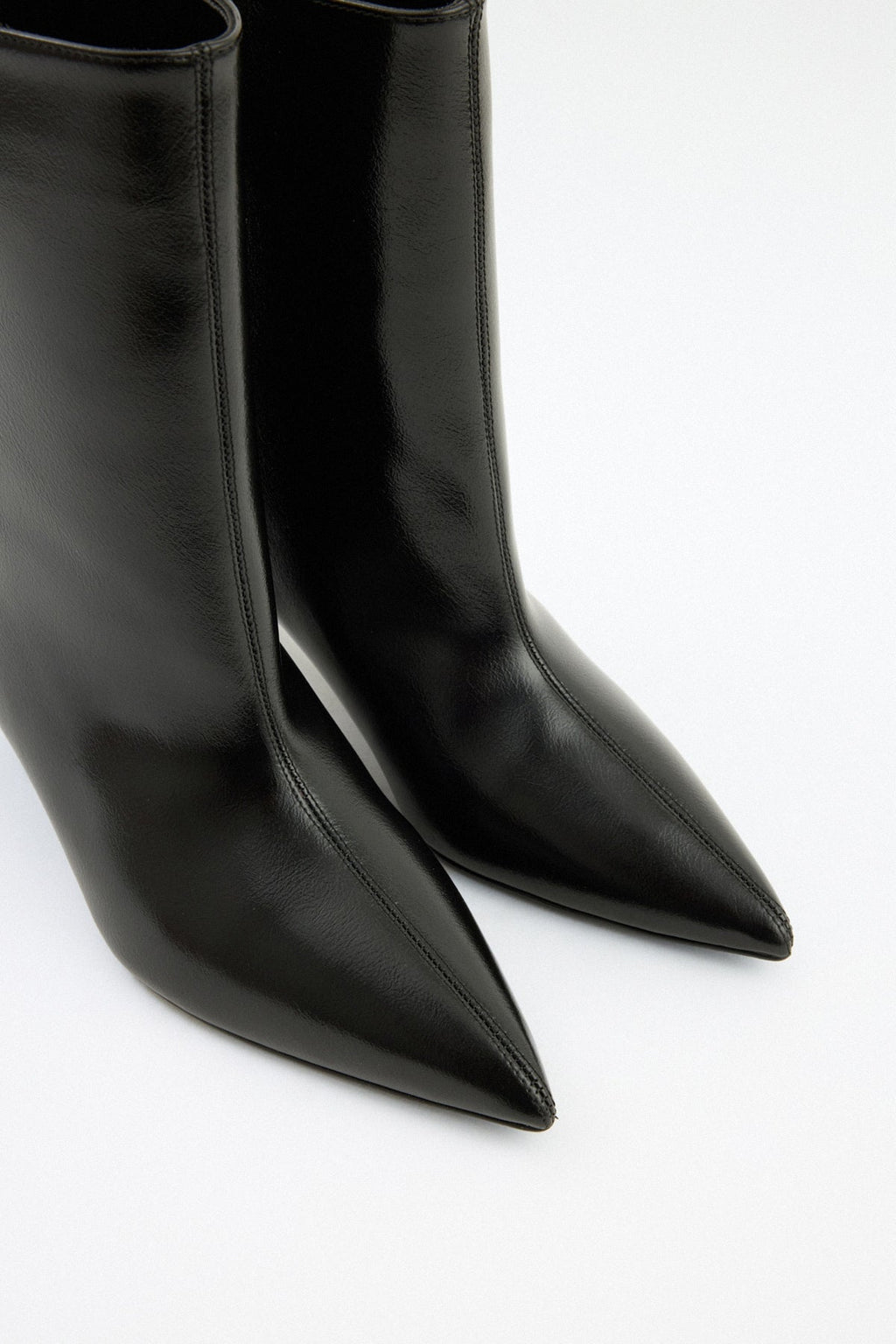 Aria | Botines de Cuero - Negro