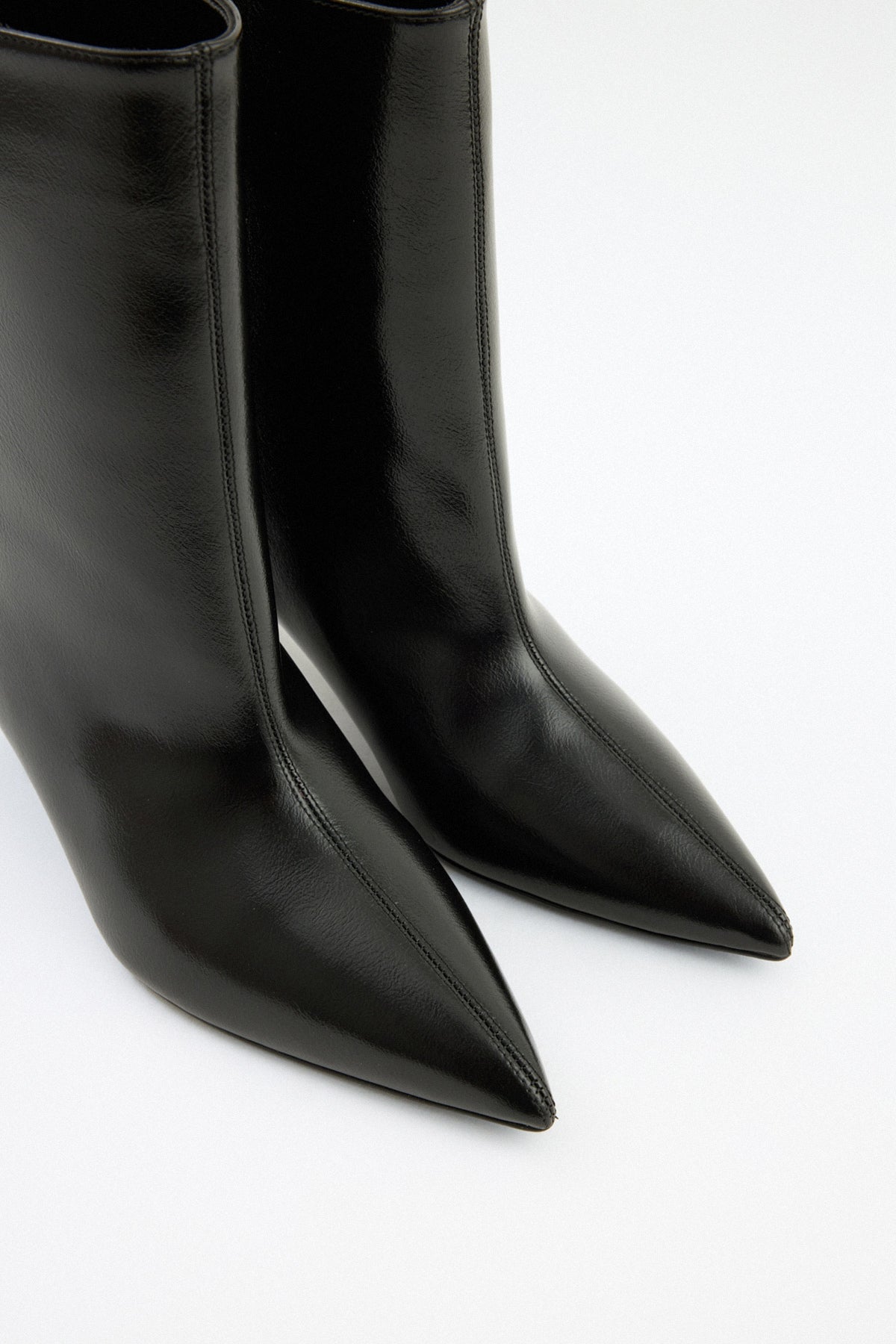 Aria | Botines de Cuero - Negro