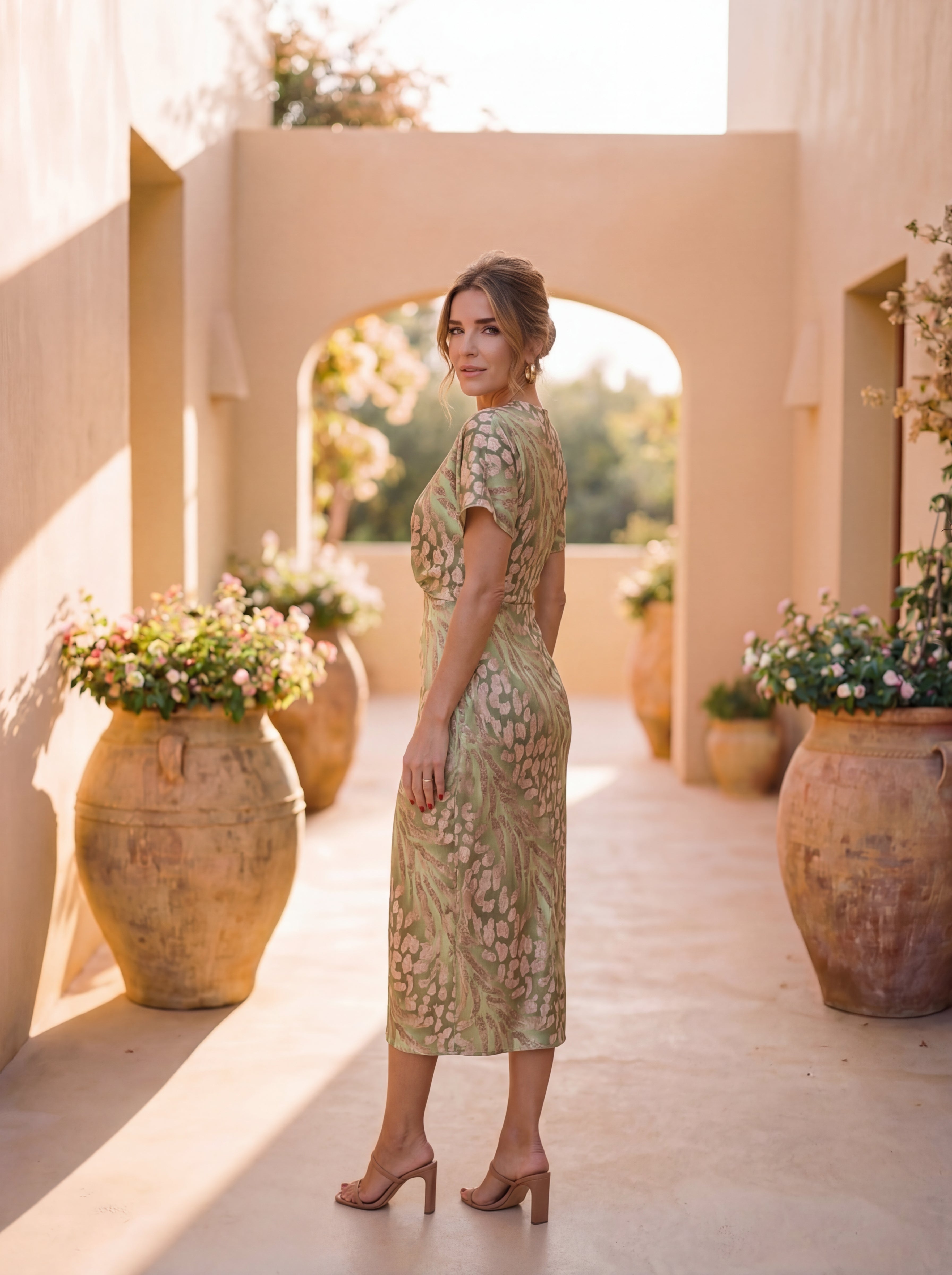 Antonella | Vestido Elegante de Tela Ligera y Fluida