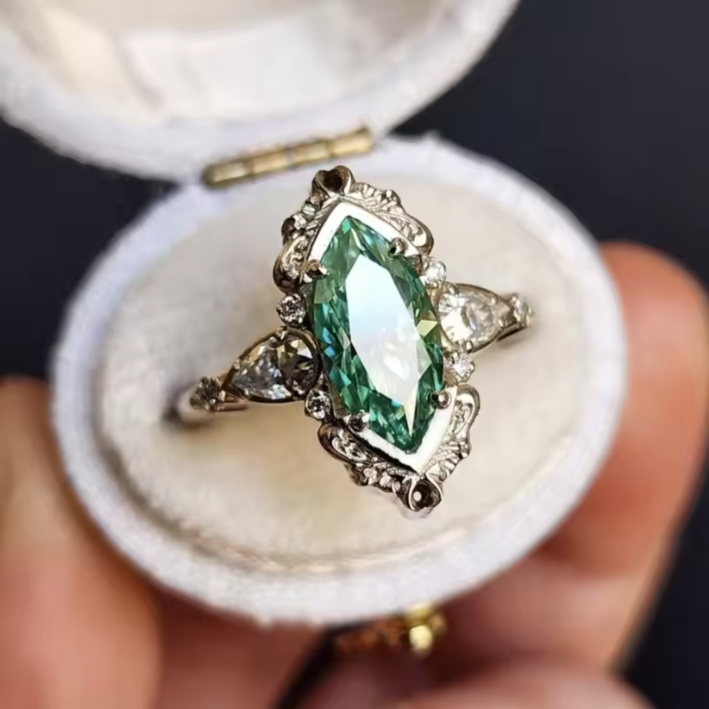Vaelira | Anillo Thornewyn