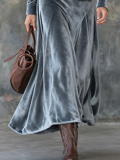 Vestido Maxi de Terciopelo Gris con Solapa, Botones Metálicos y Cinturón
