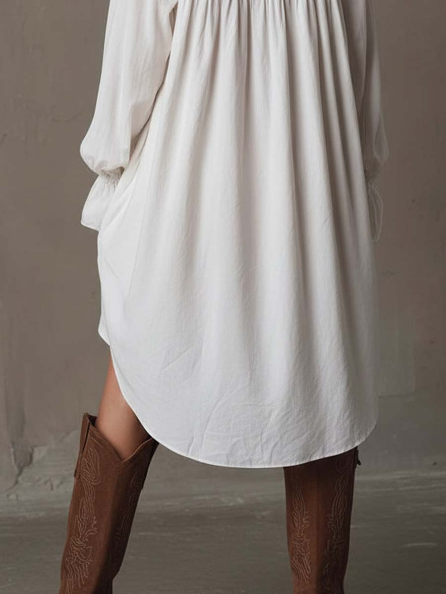 Mini Vestido Blanco de Encaje con Dobladillo Irregular y Manga Larga