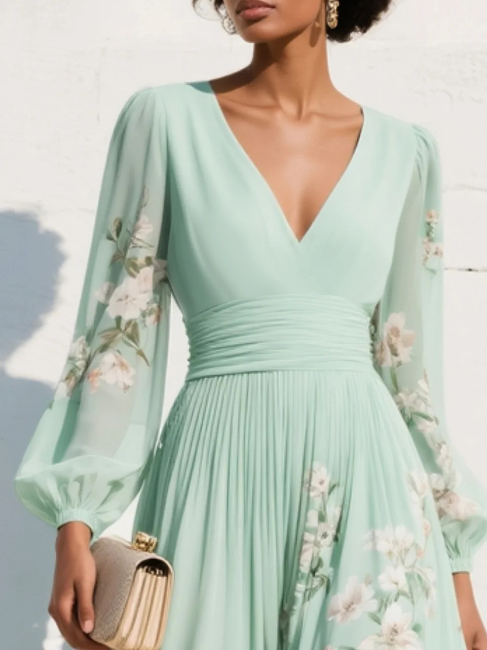 Vestido Maxi de Chiffon Verde Claro Plisado Floral con Cuello en V