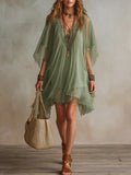 Mini Vestido de Chiffon Verde con Cuello en V y Capas Fluidas