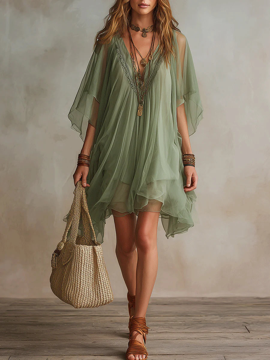 Mini Vestido de Chiffon Verde con Cuello en V y Capas Fluidas
