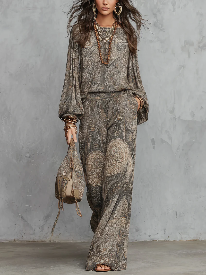 Conjunto con Top Gris de Mangas Linterna con Estampado Paisley y Pantalón Ancho