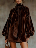 Mini Vestido de Terciopelo Café Oscuro con Lazo y Mangas Farol