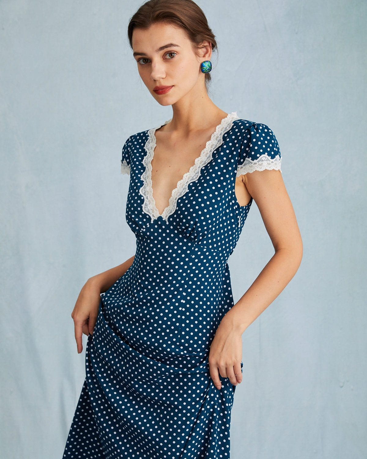Vestido Maxi Azul Marino de Lunares y Encaje con Fruncido