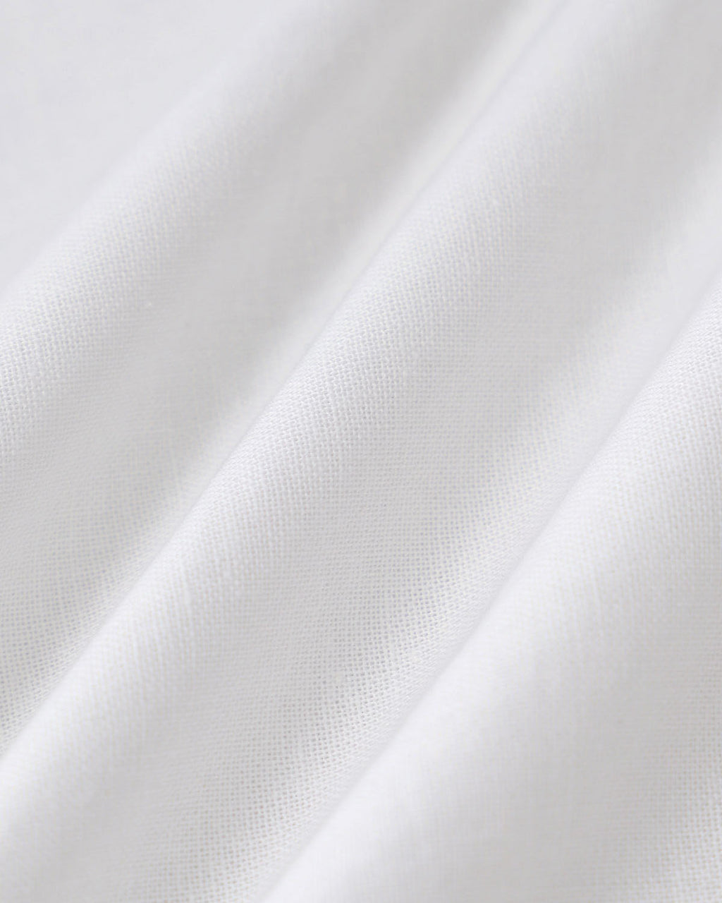 Blusa de Encaje Blanca con Cuello Cuadrado y Botonadura