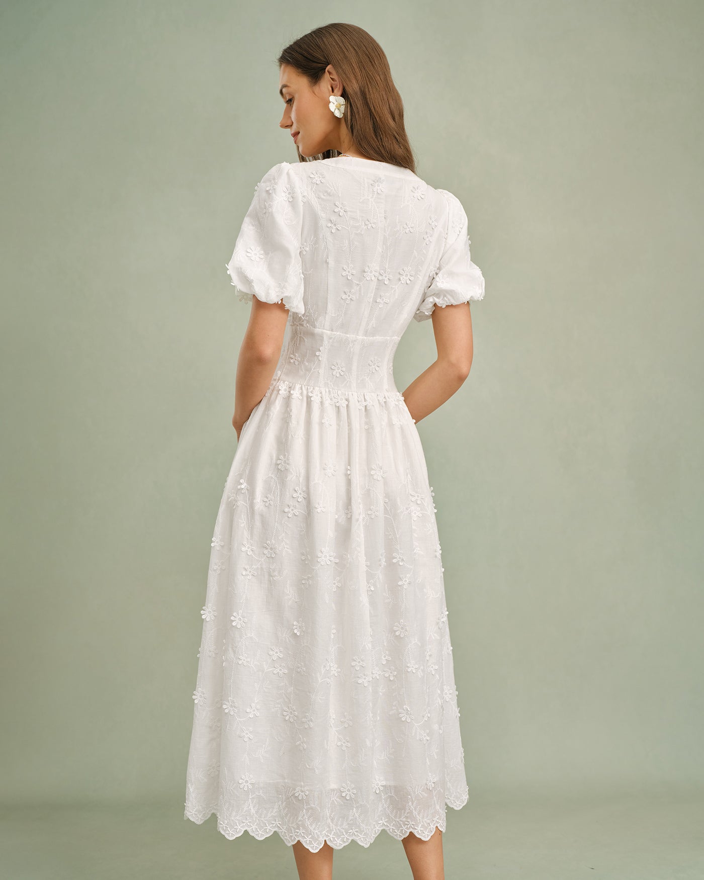 Vestido Midi Floral Blanco con Cuello Redondo