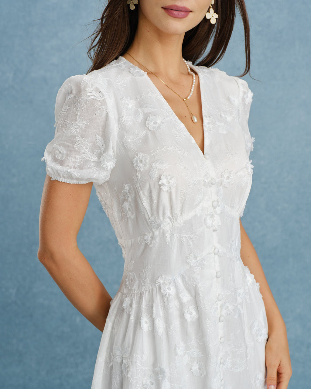 Vestido Midi Blanco Bordado con Mangas Puff