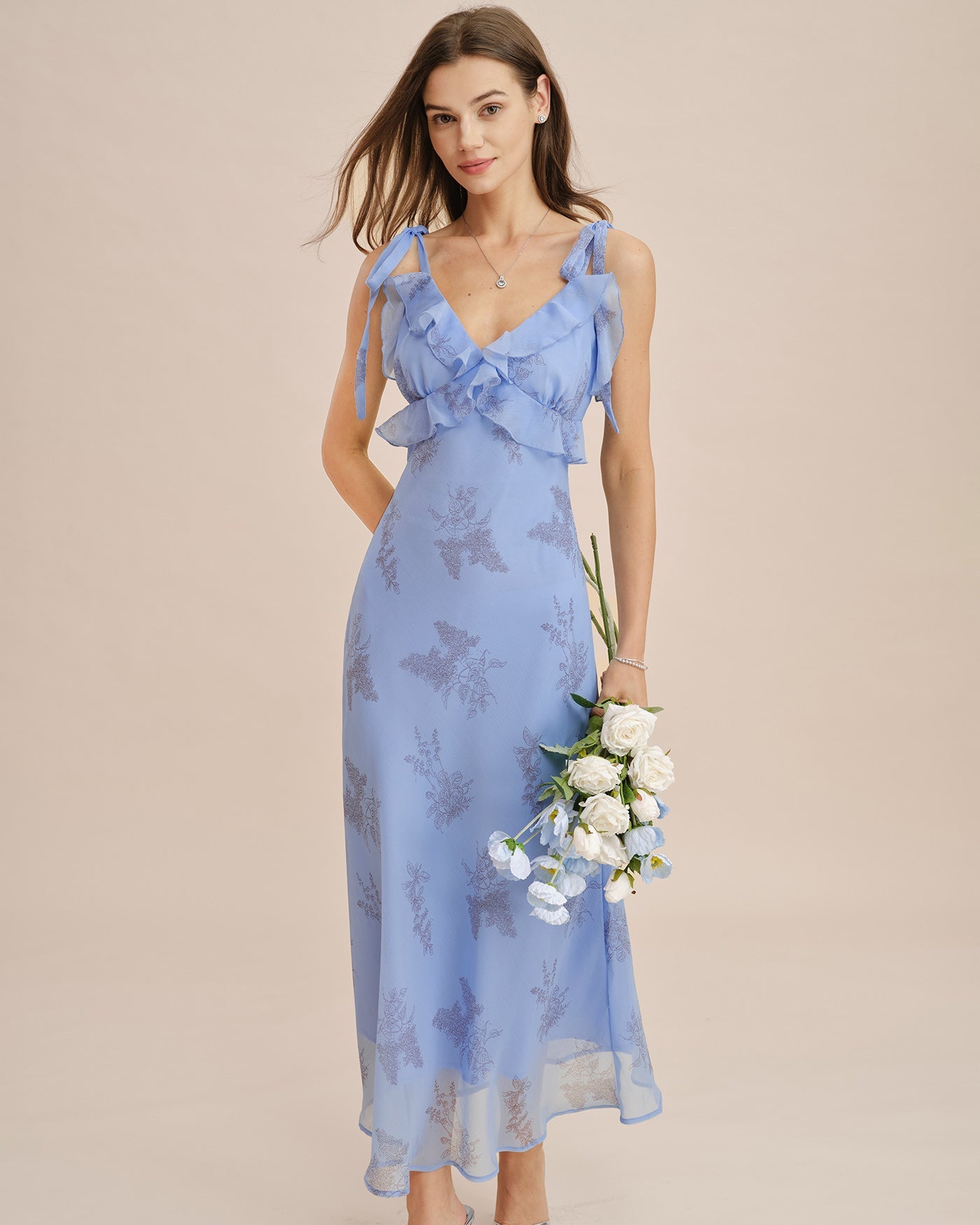 Vestido Maxi Floral Azul con Volantes y Tirantes Lazados