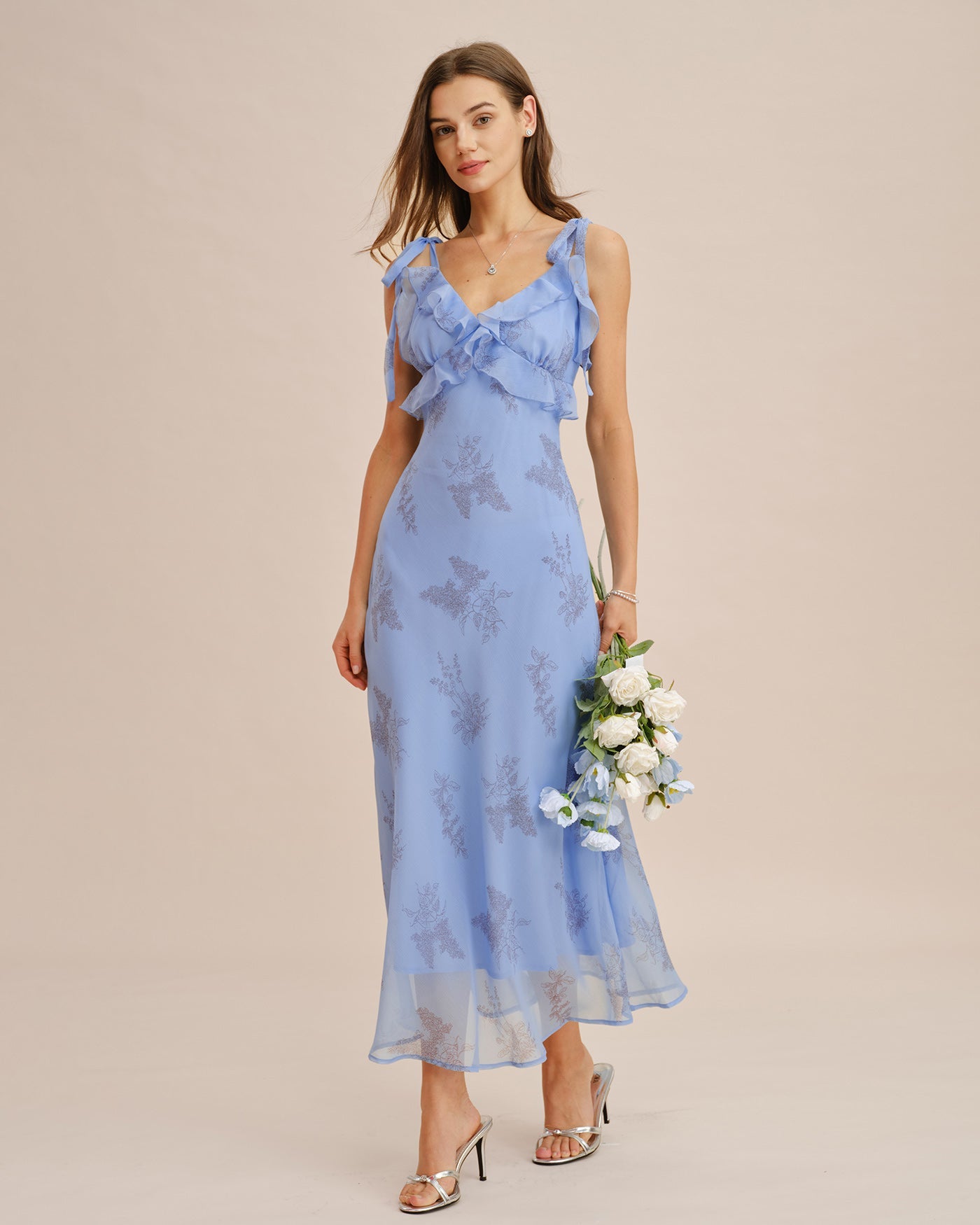 Vestido Maxi Floral Azul con Volantes y Tirantes Lazados