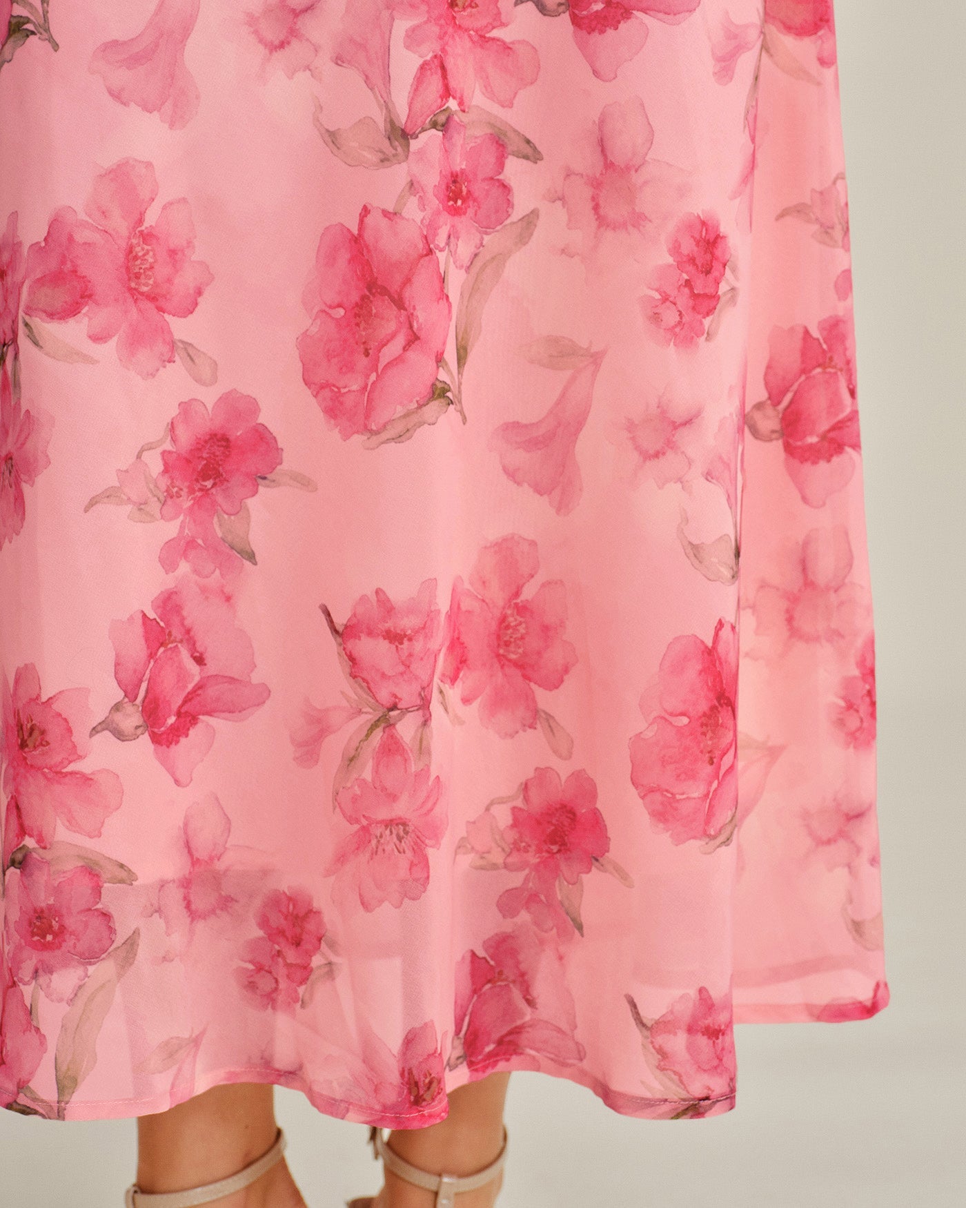 Vestido Maxi de Chiffon Lencero Floral Rosa con Volantes