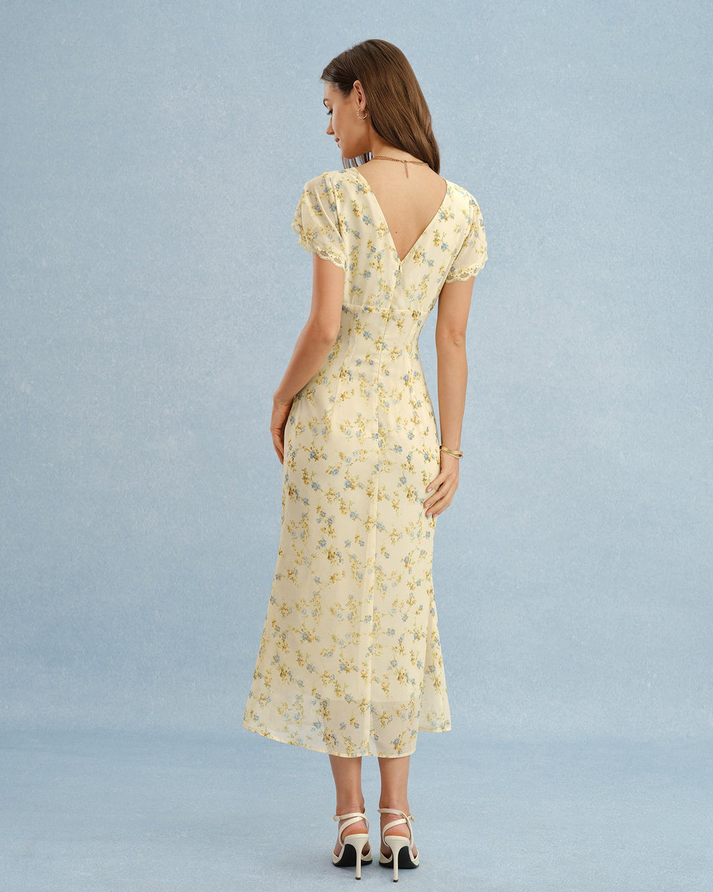 Vestido Maxi Floral de Encaje Amarillo con Cuello en V