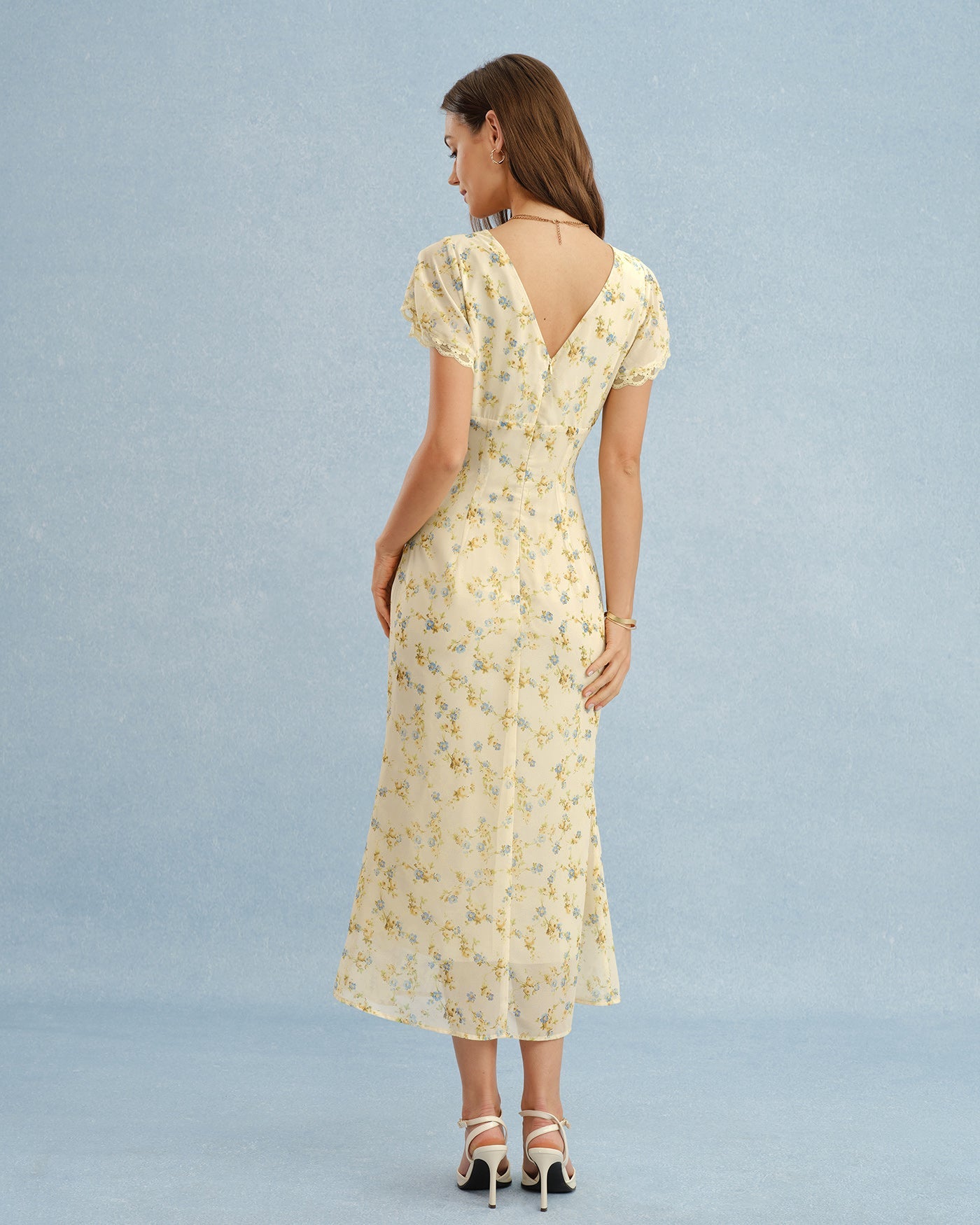 Vestido Maxi Floral de Encaje Amarillo con Cuello en V