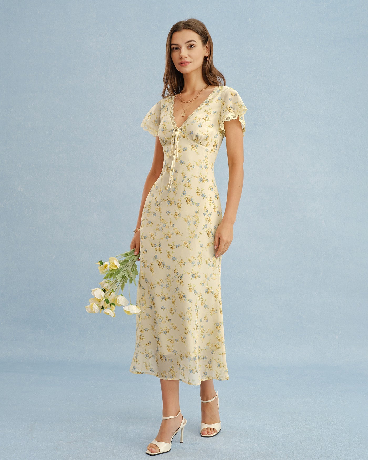 Vestido Maxi Floral de Encaje Amarillo con Cuello en V
