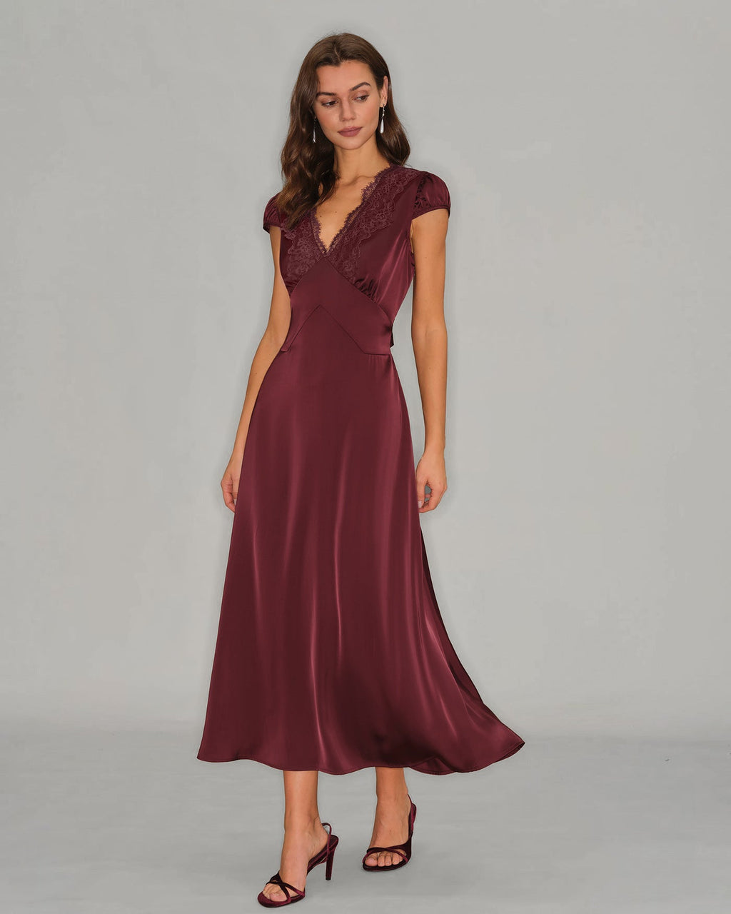 Vestido Maxi de Encaje Rojo Vino con Cuello en V