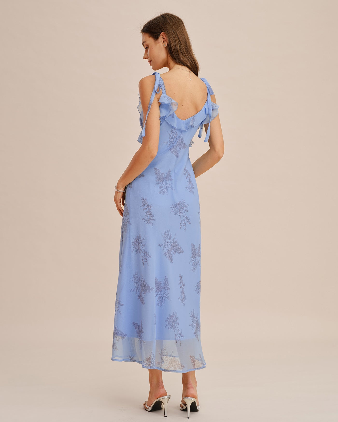 Vestido Maxi Floral Azul con Volantes y Tirantes Lazados