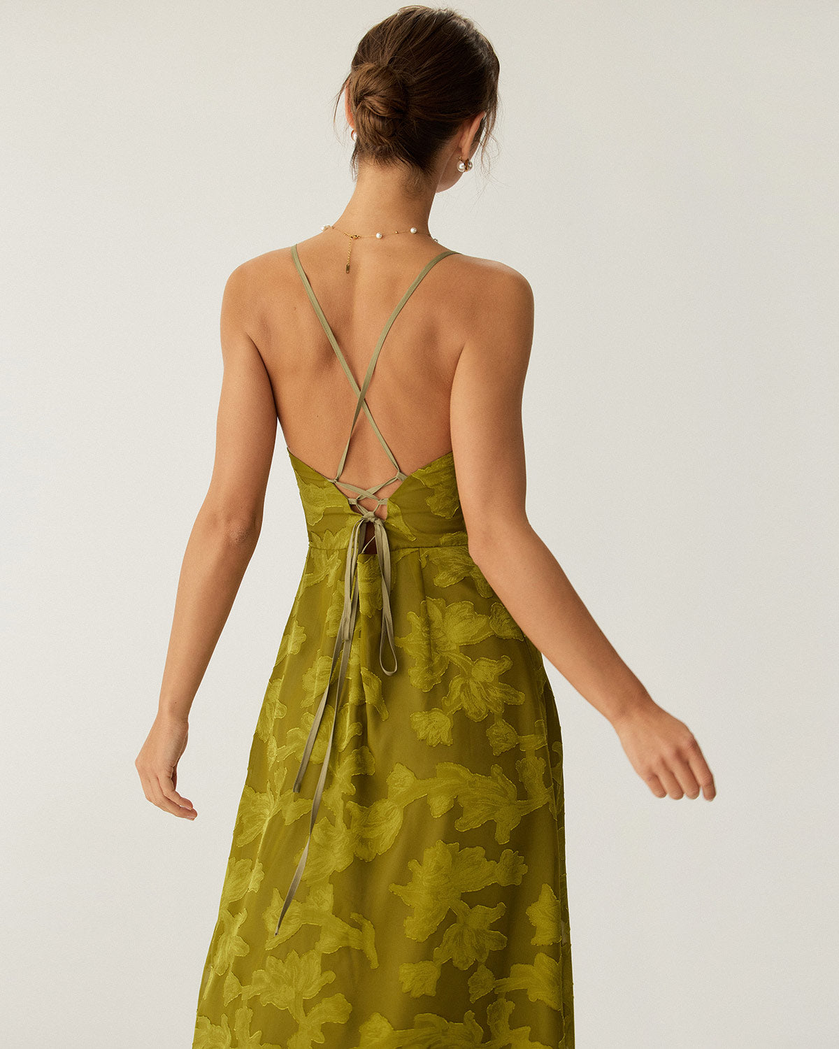 Vestido Maxi Lencero Floral Verde con Fruncido y Espalda Descubierta