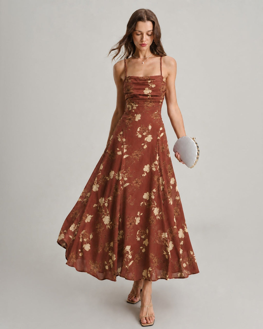 Vestido Maxi Floral Rojo con Cuello Cuadrado y Espalda Cruzada