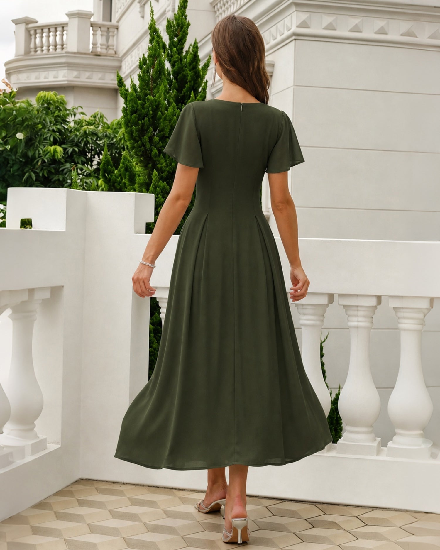 Vestido Maxi de Chiffon Verde con Escote Corazón