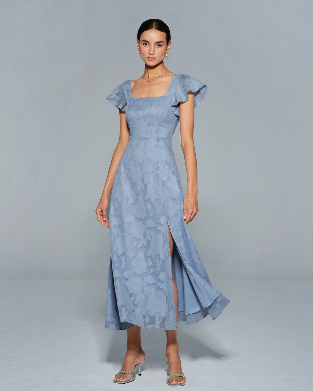 Vestido Midi Floral Azul con Cuello Cuadrado