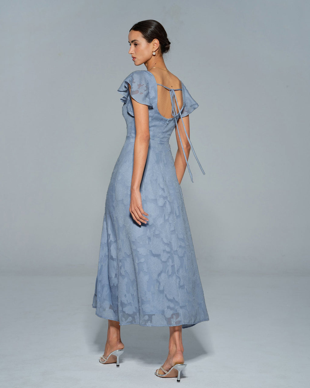 Vestido Midi Floral Azul con Cuello Cuadrado