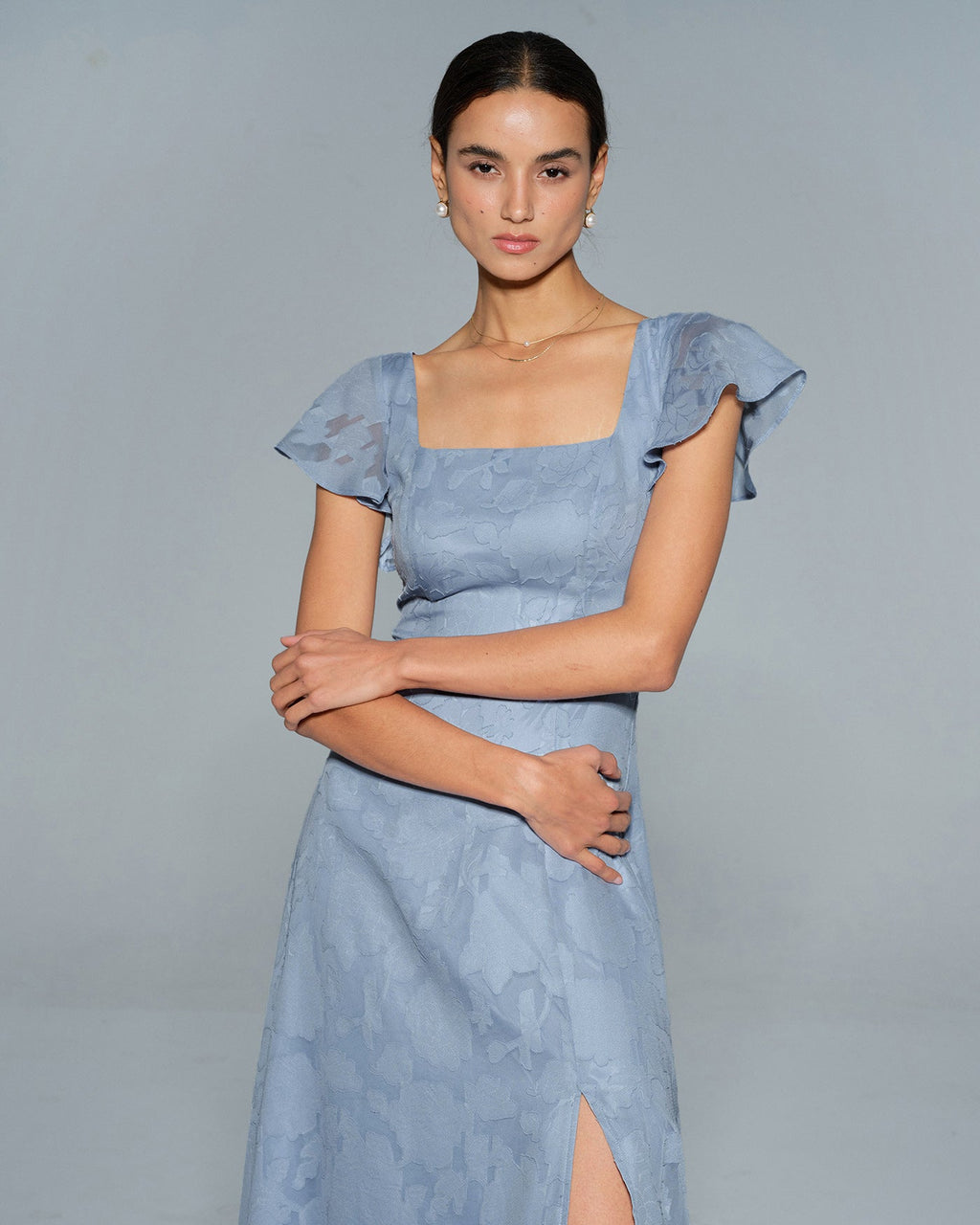 Vestido Midi Floral Azul con Cuello Cuadrado