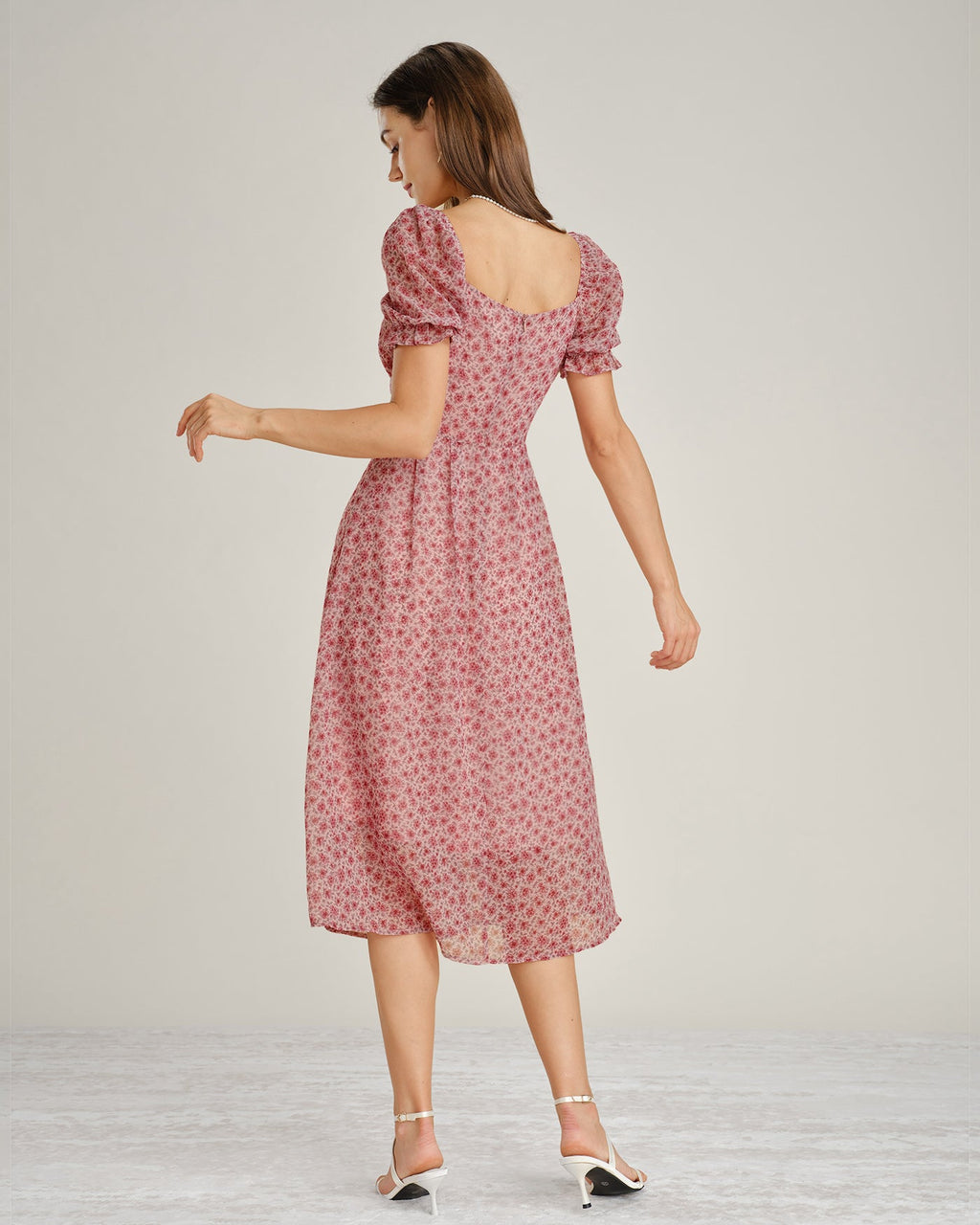Vestido Midi de Chiffon Floral Rosa con Cuello Cuadrado