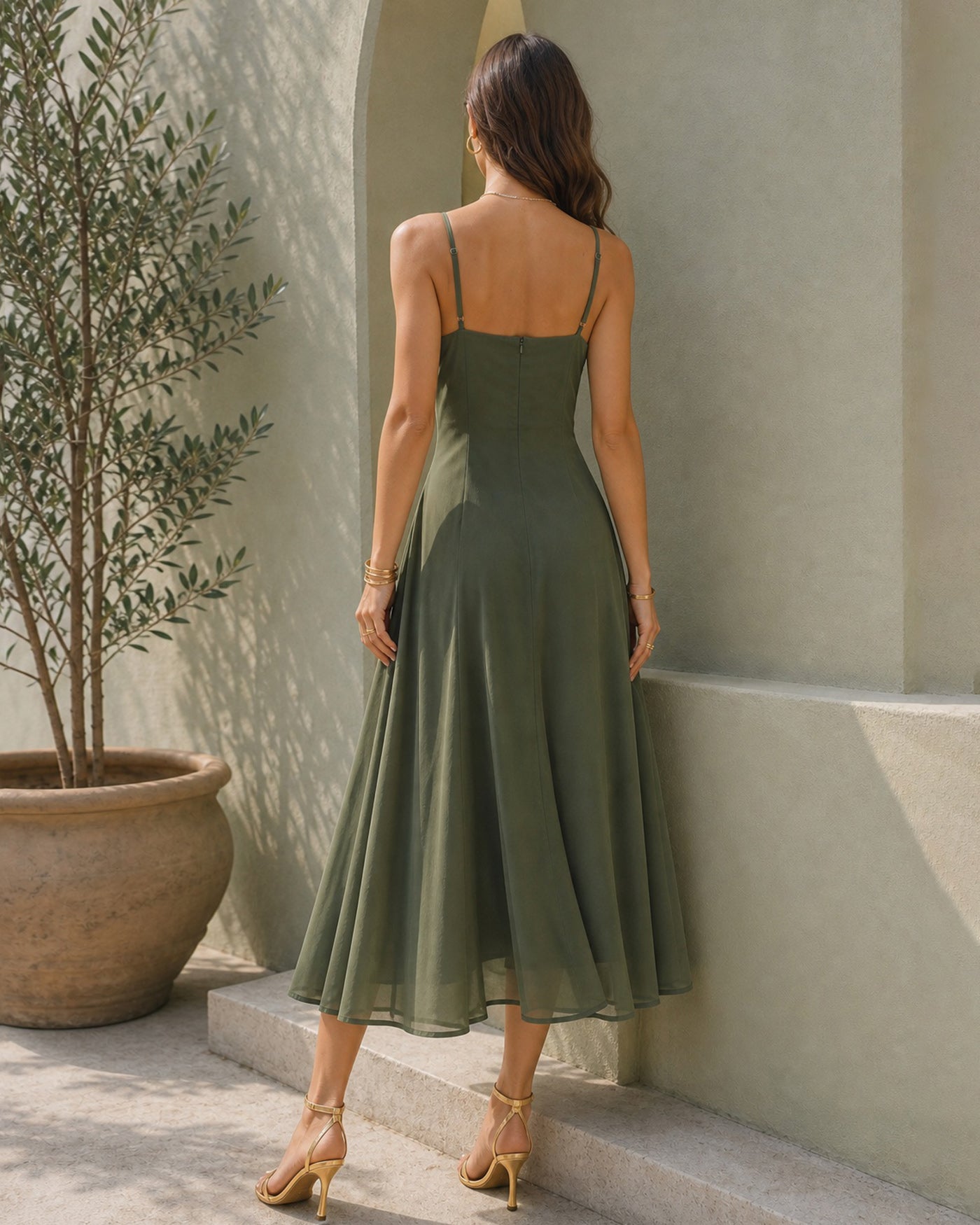 Vestido Midi de Chiffon Verde con Cuello Cowl