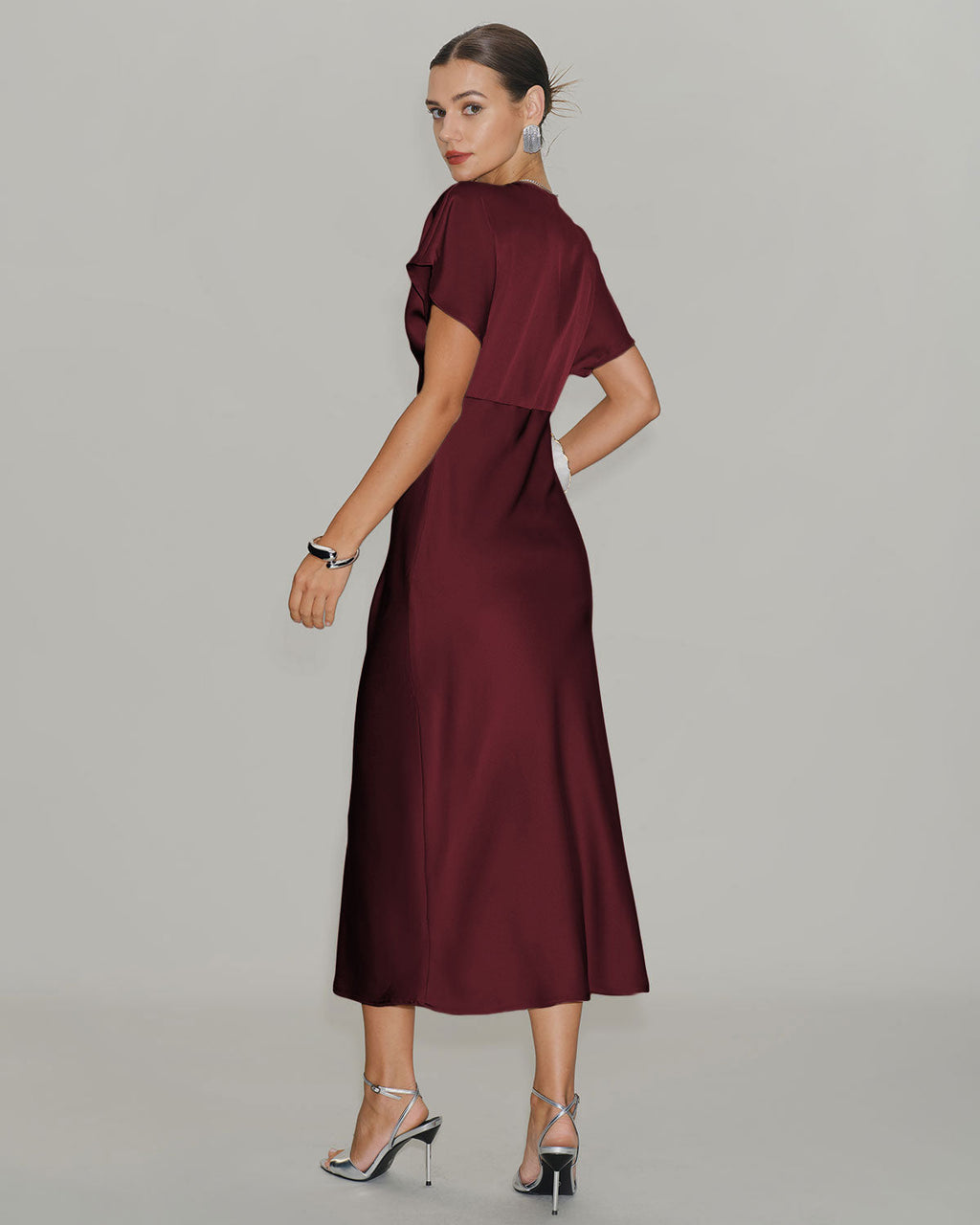 Vestido Midi de Satén Rojo Vino con Mangas Cowl