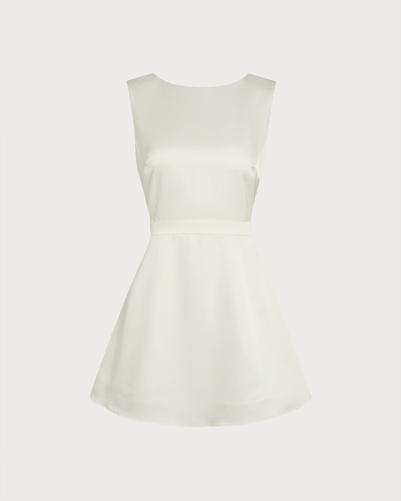 Mini Vestido Albaricoque con Cuello Barco y Perlas