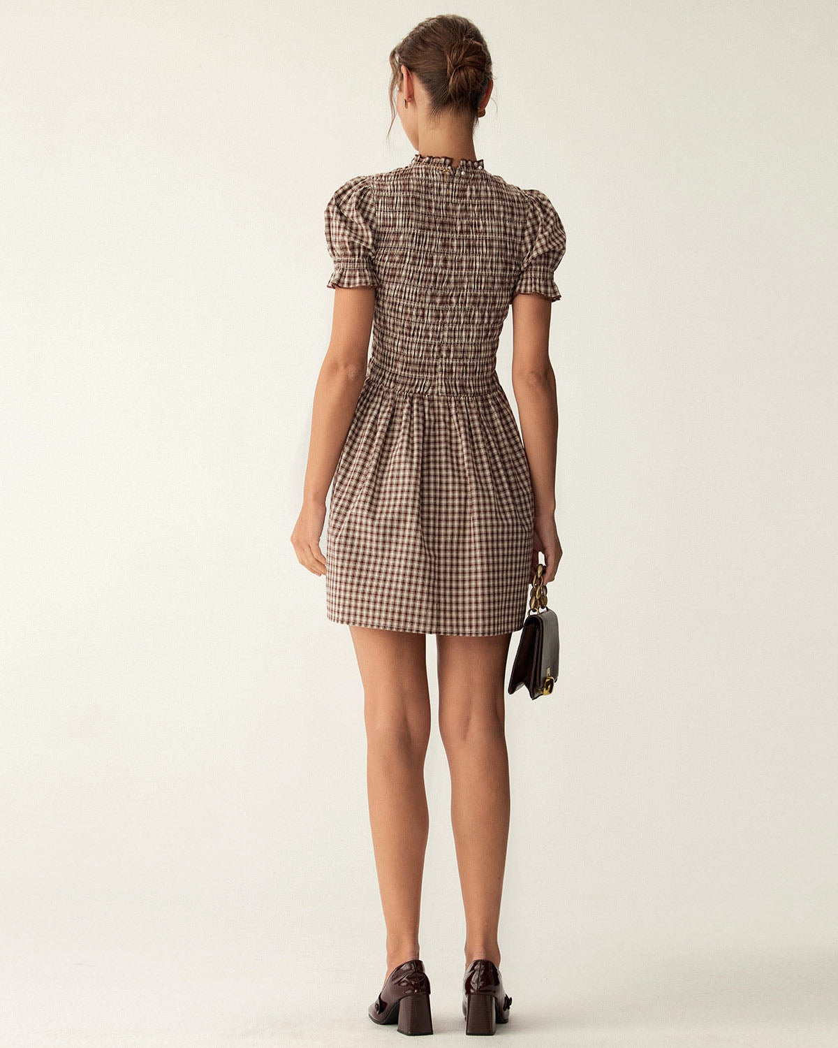 Mini Vestido de Vichy Café con Mangas Puff